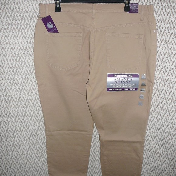 NWT Gloria Vanderbilt Amanda Tapered Leg Slimming Jeans Pants Size 16 - Picture 8 of 11